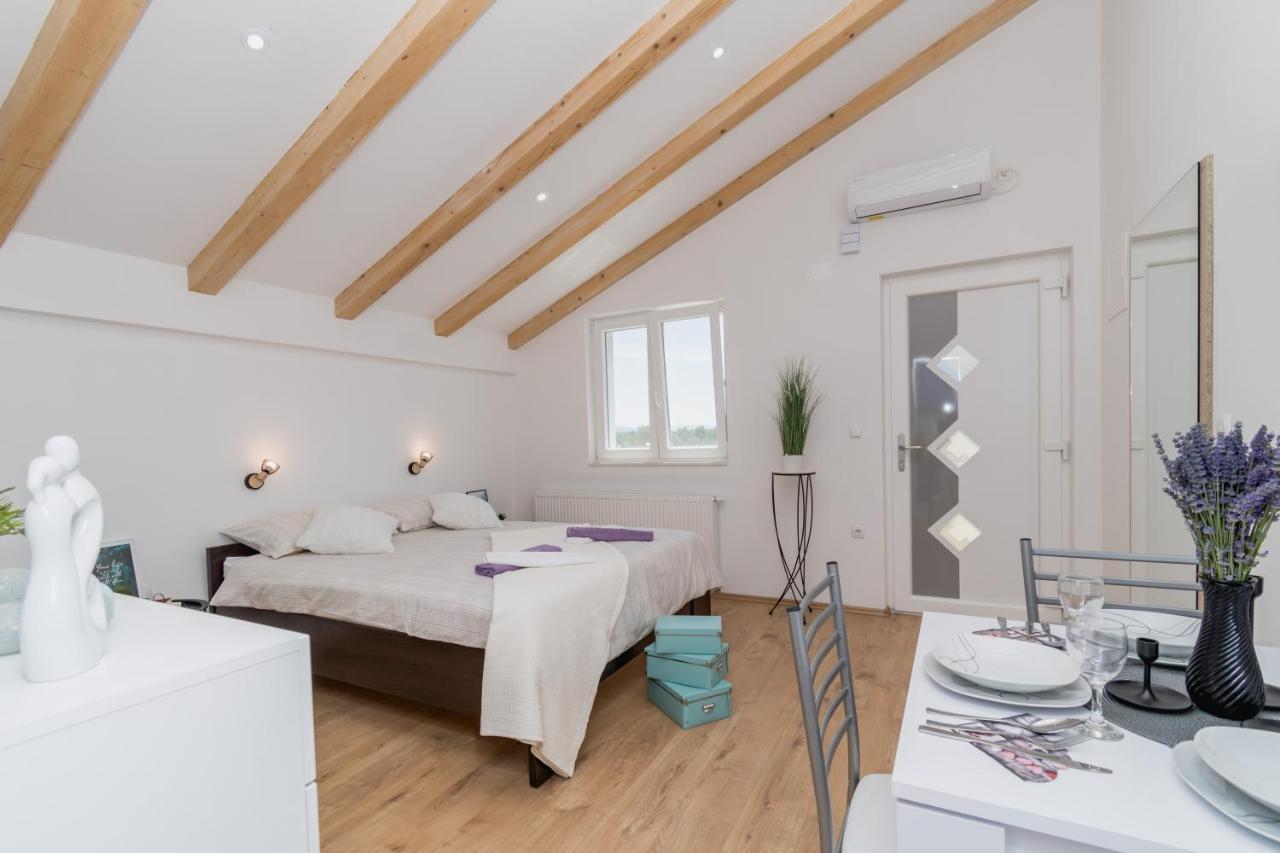 Studio Apartment Harmony Np Krka Lozovac Esterno foto